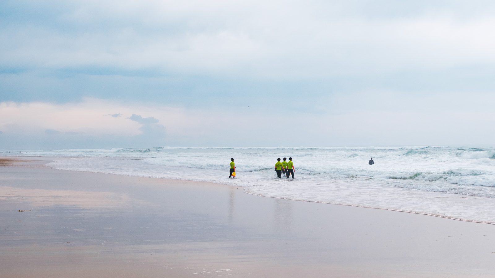 Plage des Landes, lumière douce — reportage de mariage naturel
